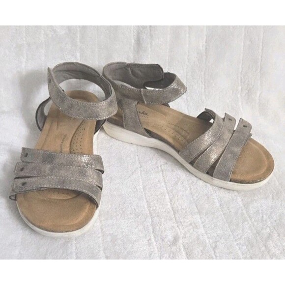 Women's Clarks April Dove Metallic Strappy Comfort sandals Summer‎ Vacation Sz7 - Picture 1 of 10
